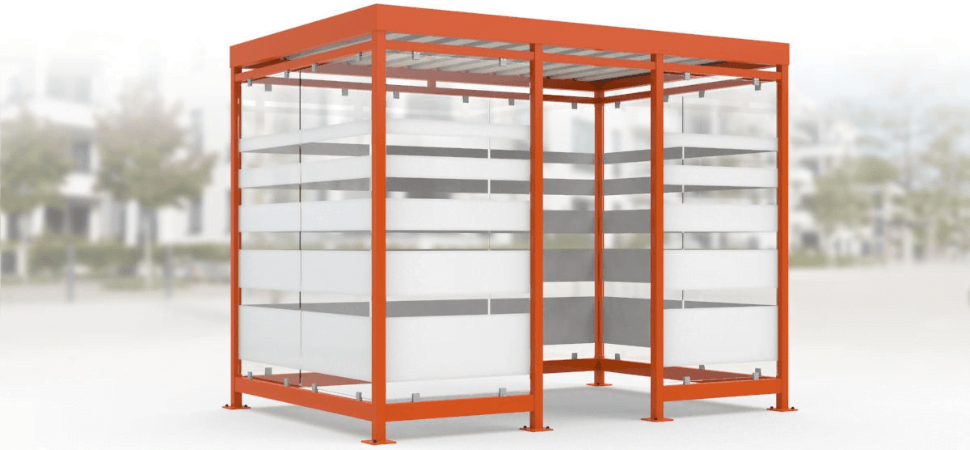 Oranje rookabri van 3x2 meter met glazen wanden voorzien van zeefdruk en een frame van verzinkt staal.