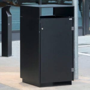 Zwarte grote afvalbak voor buiten met afsluitbare deur en modern design