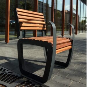 Parkstoel online aan te schaffen. Van hout en staal.