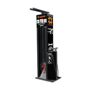 Zwart bike repair station met fietspomp en gereedschap van Umfeldt
