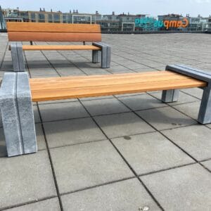 Moderne buurtbank met of zonder rugleuning, met beton onderstel. Prijs incl. plaatsing.