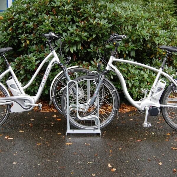 fietsenrek-4000-br-28 Fietsenrek met voorwielbegeleiding geschikt voor fietsen met schijfremmen