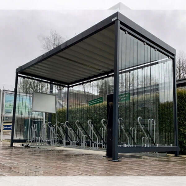 Fietsoverkapping of betaalautomaat overkapping kopen Fietsoverkapping met glazen wanden en metalen dak, ook geschikt als betaalautomaat overkapping.