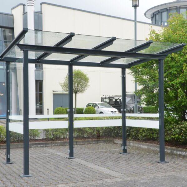 Rookabri met glazen dak direct online aanschaffen Rookabri met glazen dak en zijwanden, voorzien van zeefdruk en verankerd op tegels