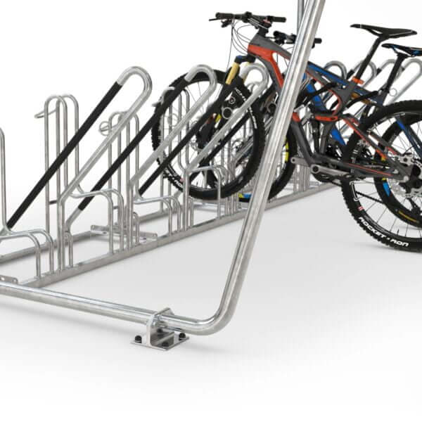 Detailfoto fietsenrek met aanbindbeugel voor extra veiligheid Detail van verzinkt fietsenrek met wielbeugel en aanbindbeugel
