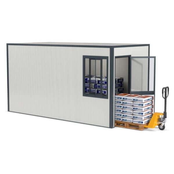 Opslagcontainer met toegang via raam en deur Opslagcontainer voor materialen met pallet en raam voor gemakkelijke toegang.