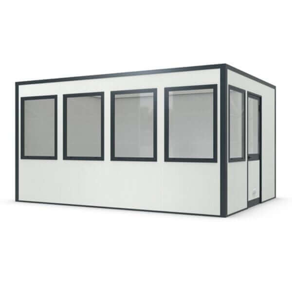 Bouwpakket kantoorunit voor binnen van 4,7 bij 3,6 meter met witte wanden en donkergrijze kozijnen