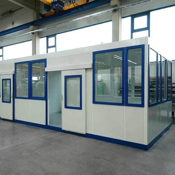 Tijdelijke kantoorunit kopen Tijdelijke kantoorunit met glazen wanden, ideaal voor flexibele werkruimtes.