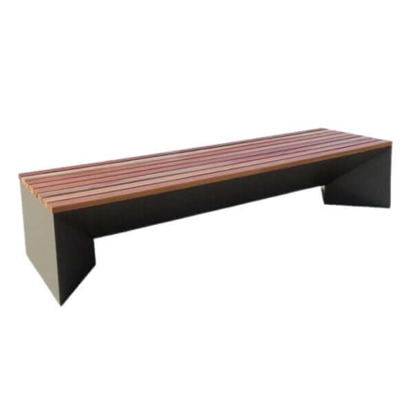 Design parkbank zonder rugleuning met houten zitting en stalen onderstel.