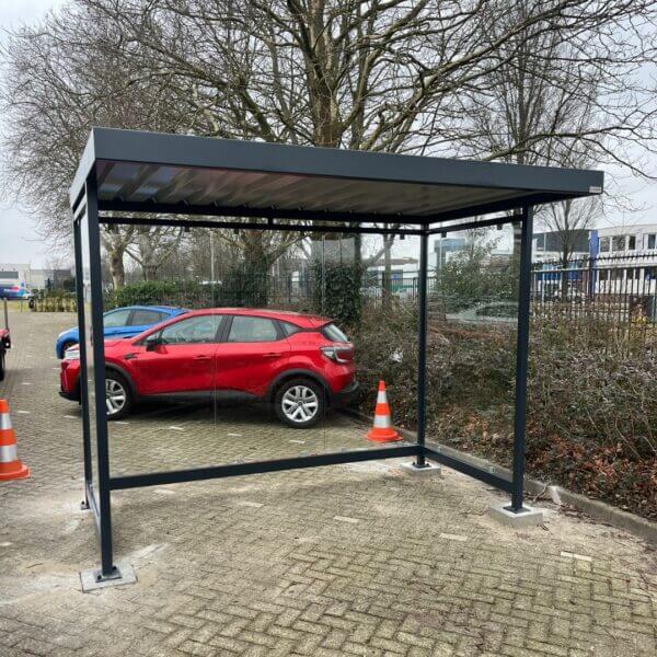 Rookabri kopen rookhok voor medewerkers Rookabri welke geplaatst is op betonpoeren op een parkeerplaats in Haarlem en ingezet als rookhok.