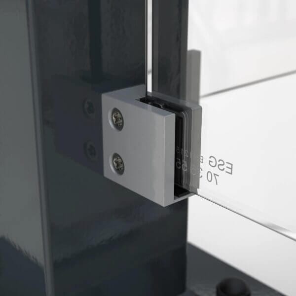 rookabri en fietsoverkapping met ESG-glas bevestigd met glasklem Detail van ESG-veiligheidsglas bevestigd met stevige klem