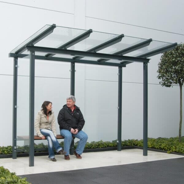 Rookabri met zitbankje en zeefdruk voor buitengebruik Rookabri van glas en staal met zitbankje en zeefdruk