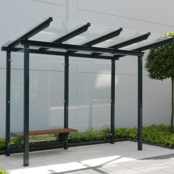 Strakke rookabri met glazen dak en optionele zitbank kopen Rookabri met ESG glazen dak en zijwanden, stalen frame in RAL 7016 en optionele houten zitbank.