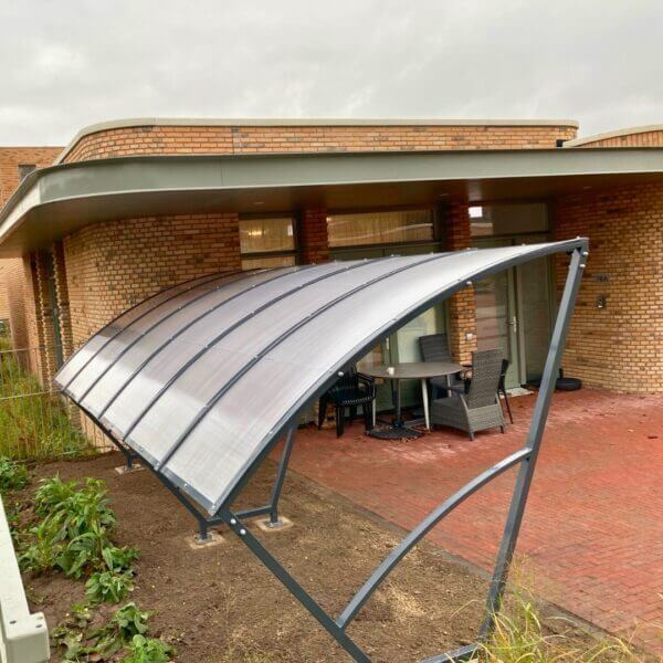 rijwieloverkapping-direct-kopen-umfeldt-marne Kleine fietsoverkapping bestellen? Boogkap fietsoverkapping type marne RAL7016