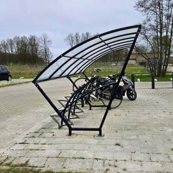 Stijlvolle fiets overkappingen van 5 meter Fiets overkappingen zwart van 5 meter met polycarbonaat dak, beschikbaar voor het beschermen van fietsen