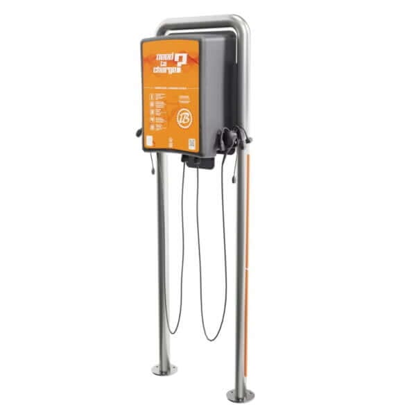 Fietslaadpaal voor E-bikes – Compact en Gebruiksvriendelijk Vrijstaande fietslaadpaal met meerdere aansluitingen voor e-bikes, geschikt voor openbare ruimtes en bedrijven.