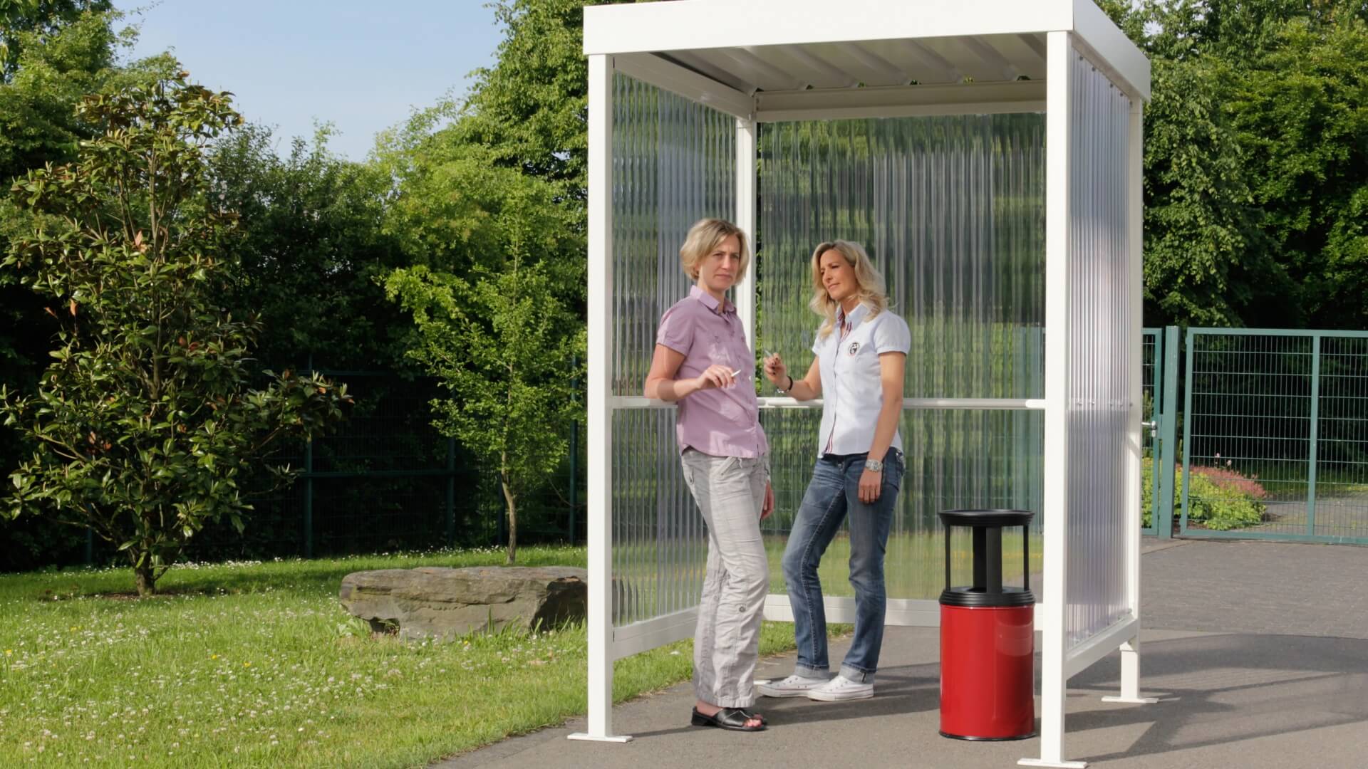 Budget rookoverkapping vrijstaand geplaatst op juiste locatie