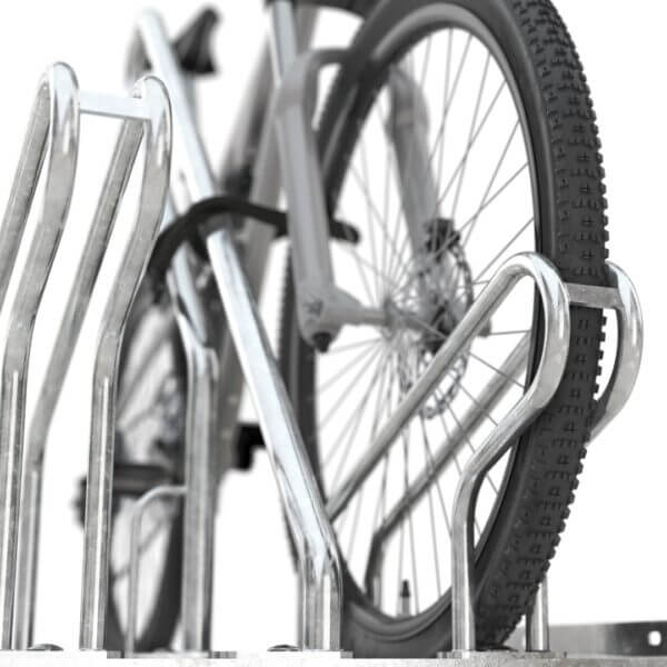 Fietsenrek voor 55mm brede banden kopen Fiets vastgemaakt aan de aanleunbeugel van het fietsenrek met slot